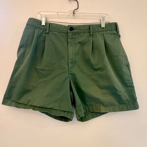 Lands' End 35” waist Green Cotton Shorts chinos khakis pleated front colored